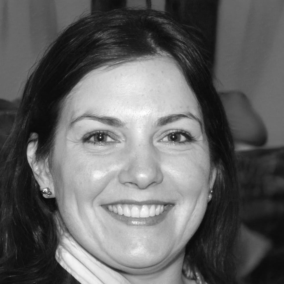 Kursleiterin Sarah beim Erklären von 3D-Modeling-Techniken