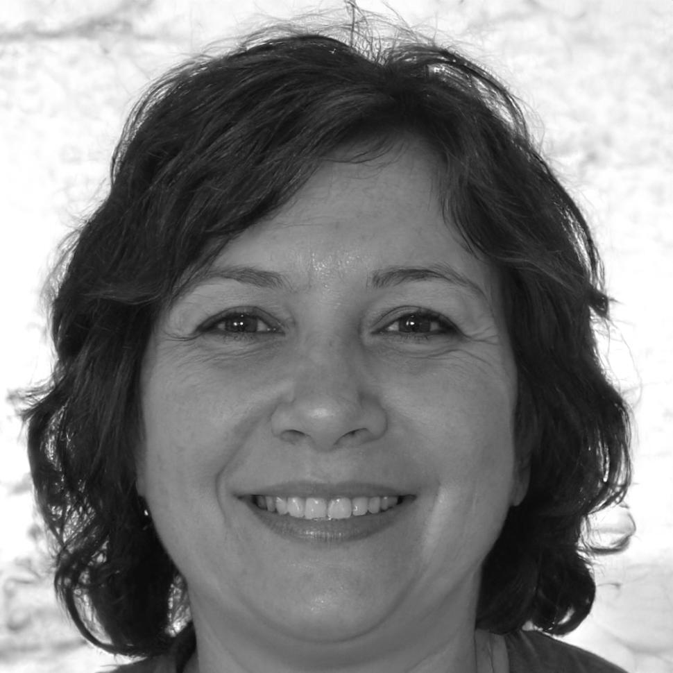 Dozentin erklärt Game-Mechaniken an interaktivem Whiteboard